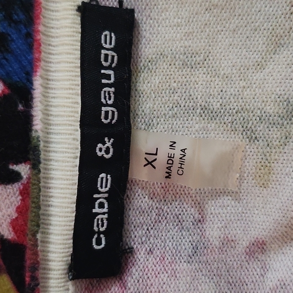 Cable and gauge sweater - Picture 7 of 8